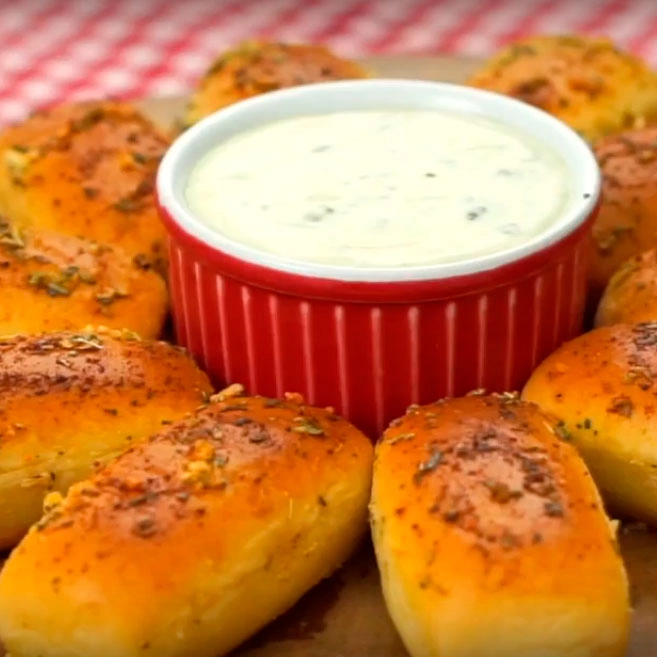Bisnaguinha com Creme de Queijo