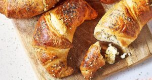 Receita de croissants za’atar & feta