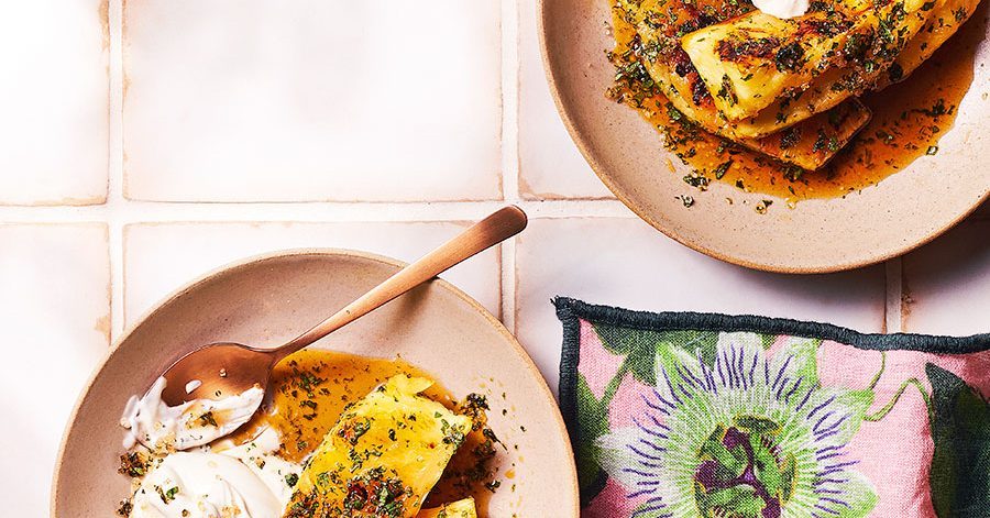 Abacaxi com ramificação com receita de creme de mel e gengibre tostada