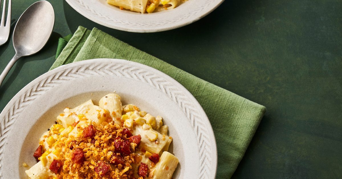 Rigatoni com corn doce com cor de chouriço crocante