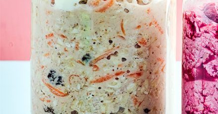 Bolo de cenoura com aveia durante a noite