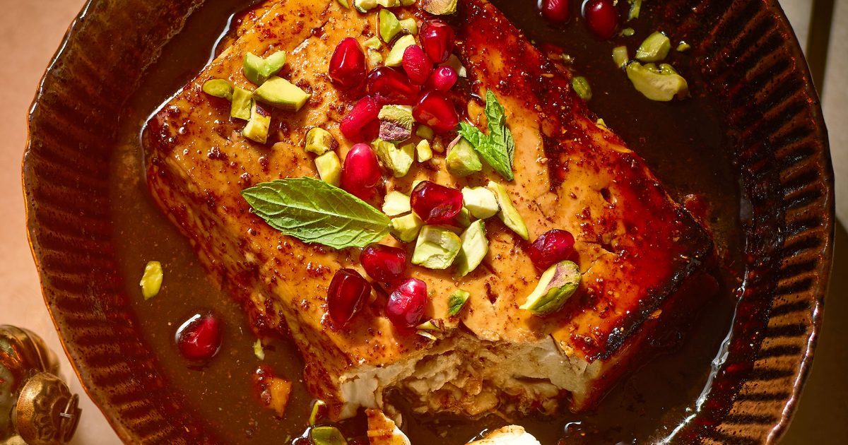Feta assado com romã e sumagre