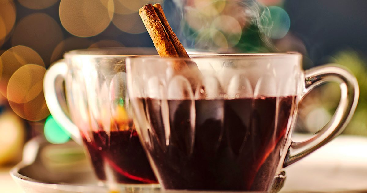 Vinho quente com amaretto e gengibre