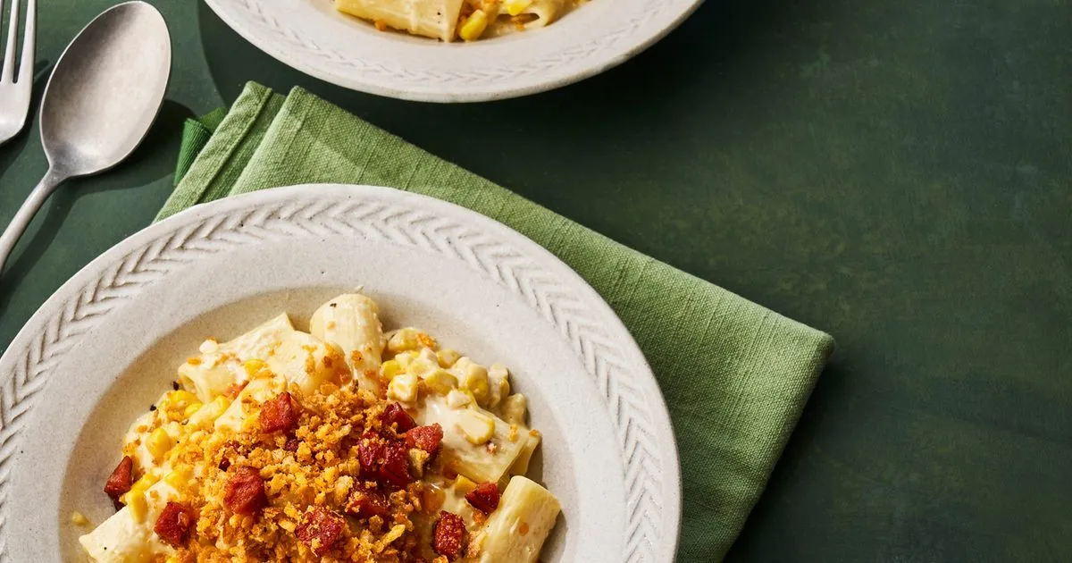 Rigatoni com corn doce com cor de chouriço crocante